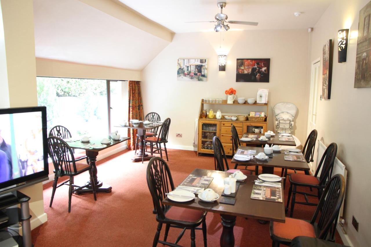 Castle Green Bed And Breakfast Ashbourne  Exterior photo